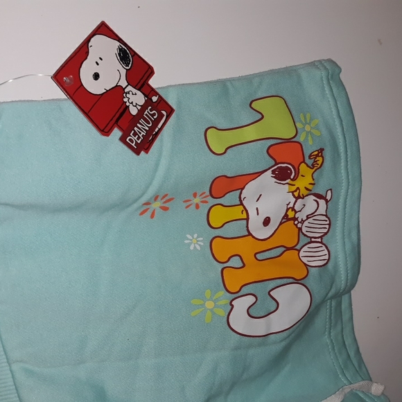 Women shorts, graphic lounge style - Picture 2 of 4